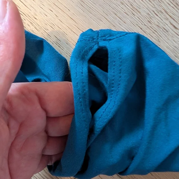 Size Large Active Top - Picture 5 of 6